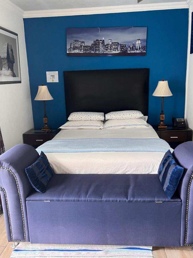 2 Op Terblanche Guesthouse Boksburg Bagian luar foto
