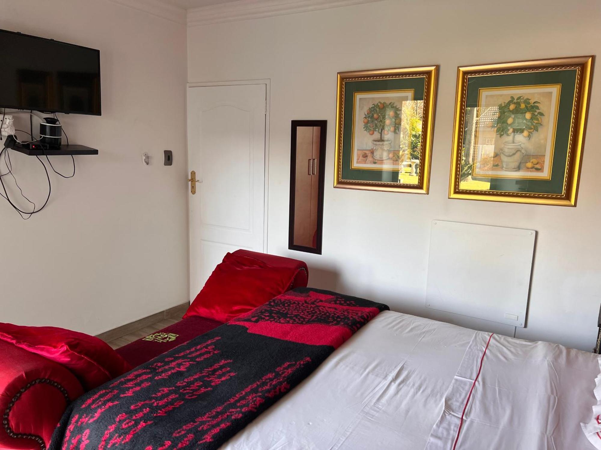 2 Op Terblanche Guesthouse Boksburg Bagian luar foto