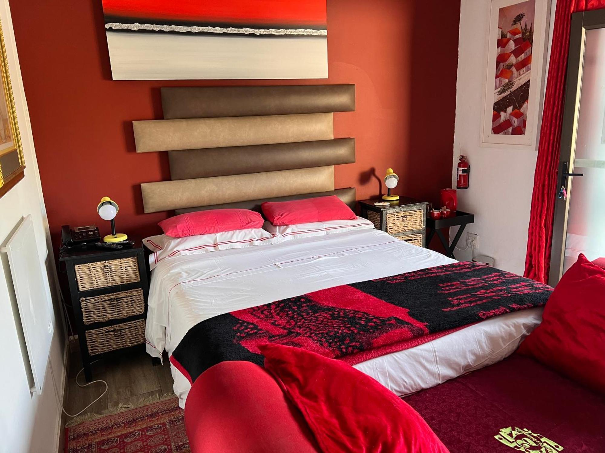 2 Op Terblanche Guesthouse Boksburg Bagian luar foto