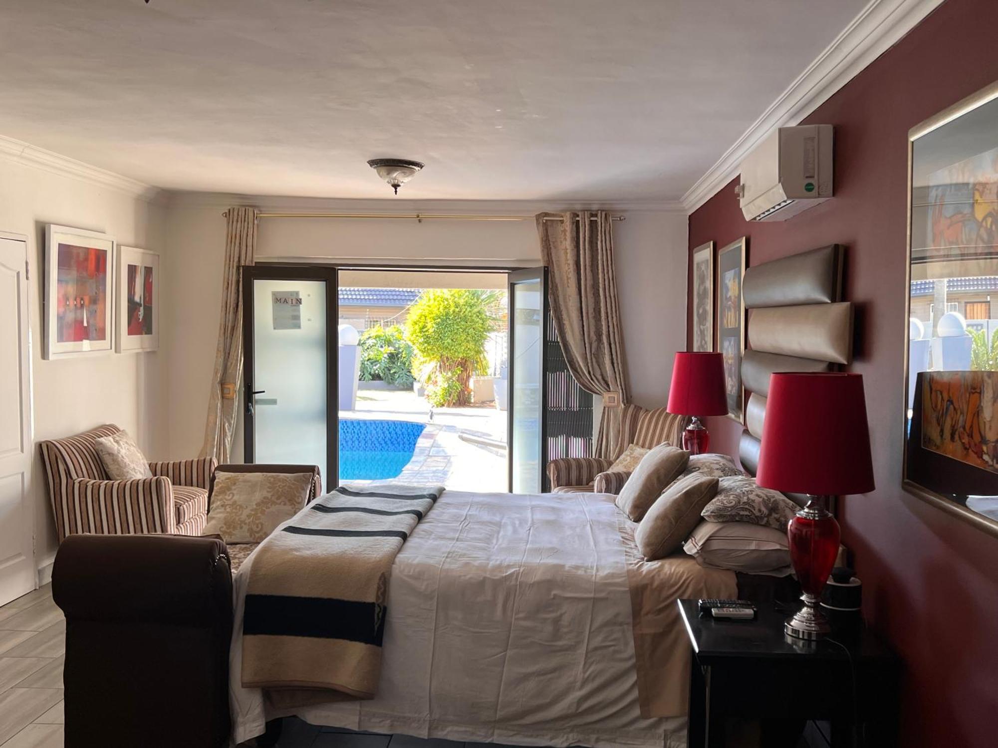 2 Op Terblanche Guesthouse Boksburg Bagian luar foto