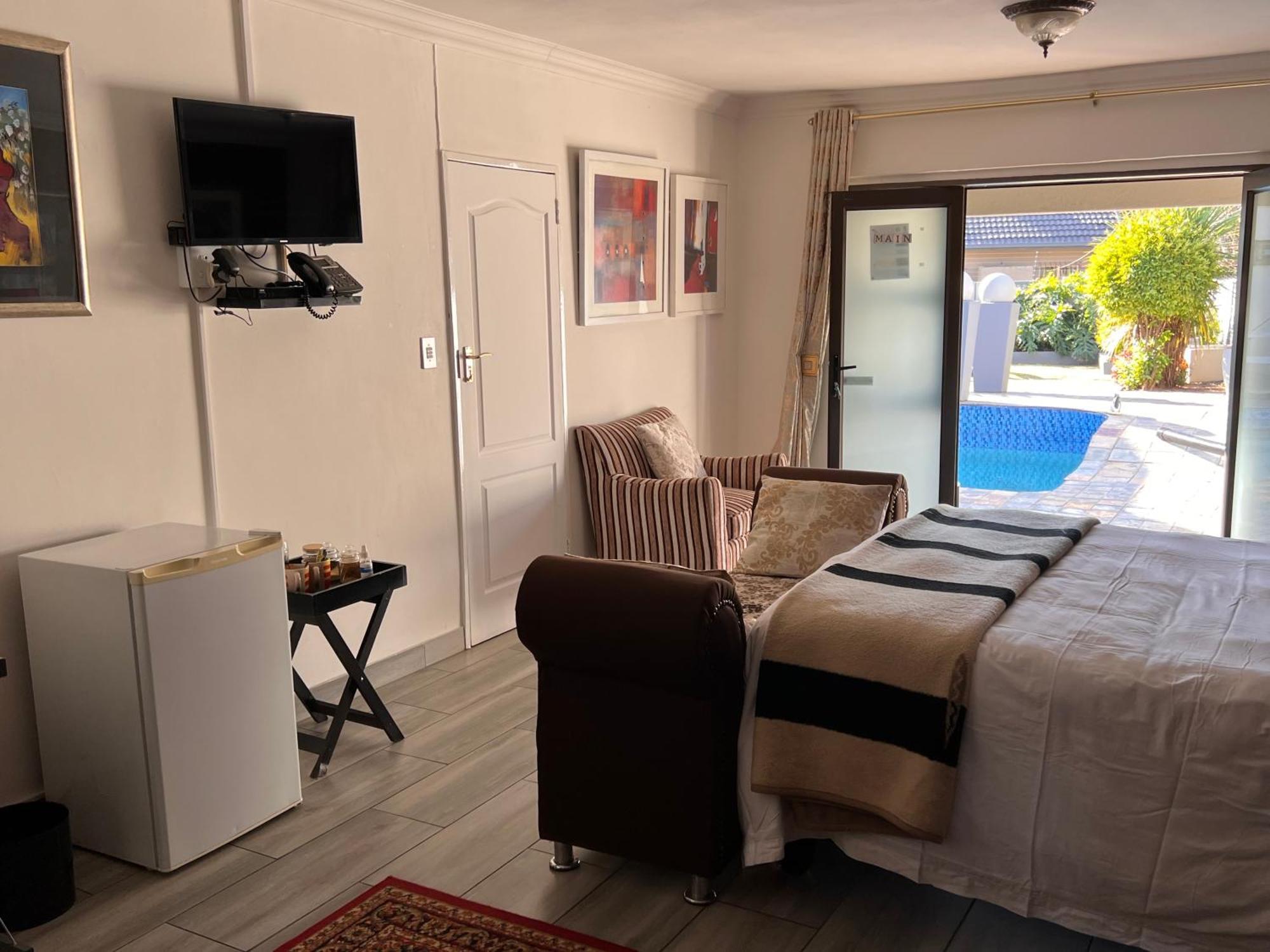 2 Op Terblanche Guesthouse Boksburg Bagian luar foto