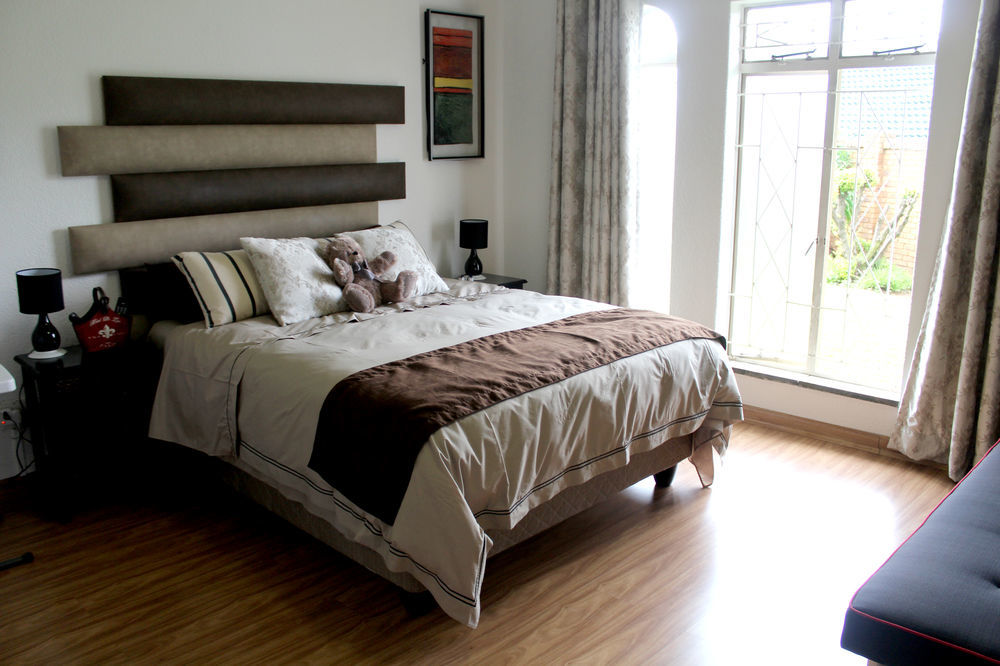 2 Op Terblanche Guesthouse Boksburg Bagian luar foto